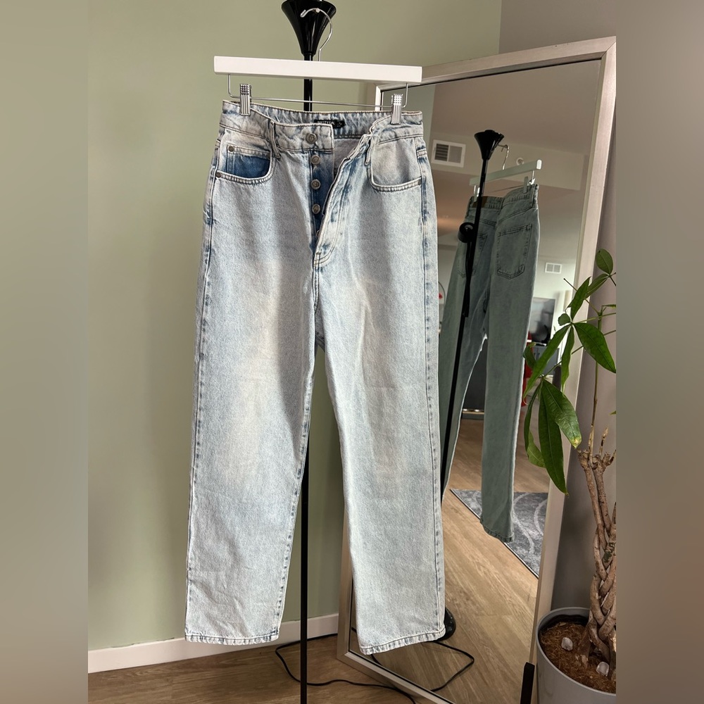 Nasty Gal Relaxed Straight Leg High Waisted Jeans - Size 6
